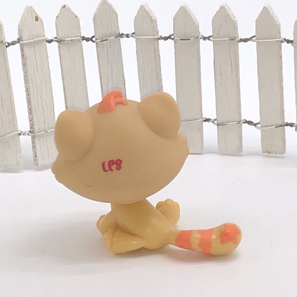 LPS #706 791 LITTLEST PET SHOP Kitten Cat Tabby Fitness Club Hasbro - Picture 2 of 4